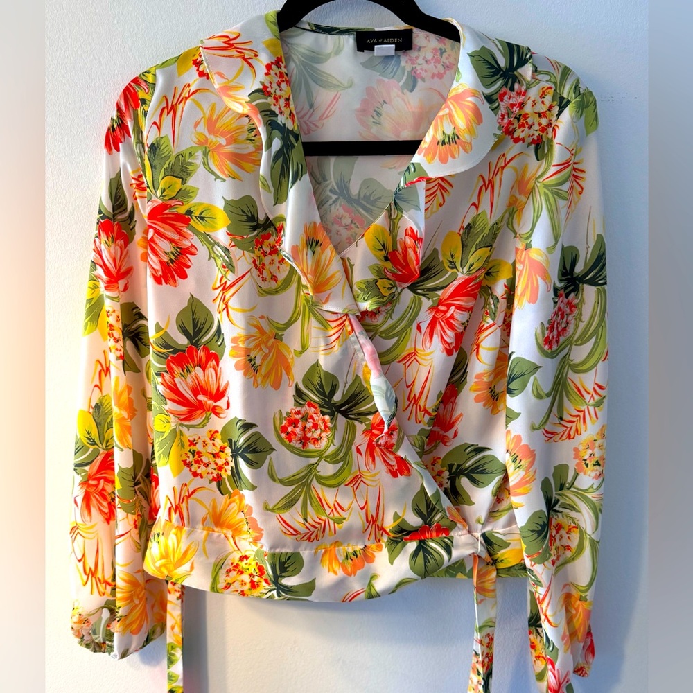 Ava & Aiden wrap blouse